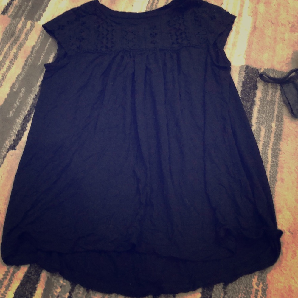 Flowy black t shirt